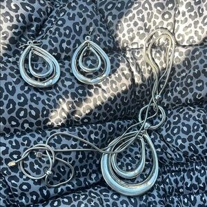 Elegant Silver Jewelry Set
